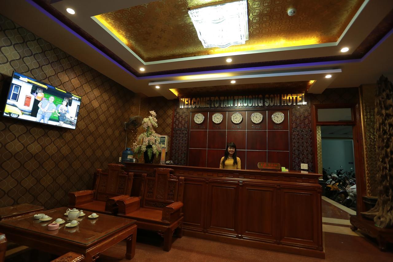 Tan Truong Son Hotel Dong Hoi Extérieur photo